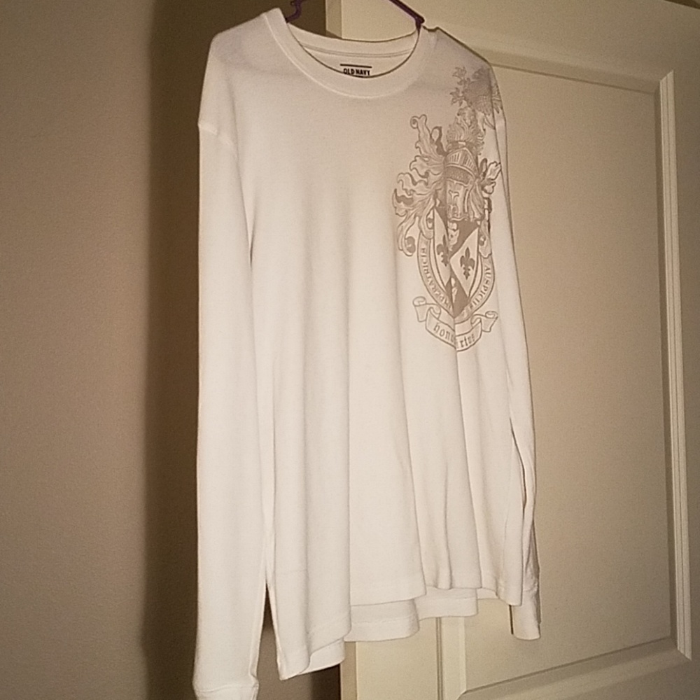 Old Navy Male tee